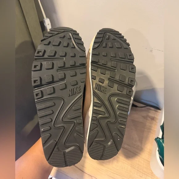 Nike Air Max 90 Futura Women's Sneakers Size 10 Like New - Picture 7 of 8